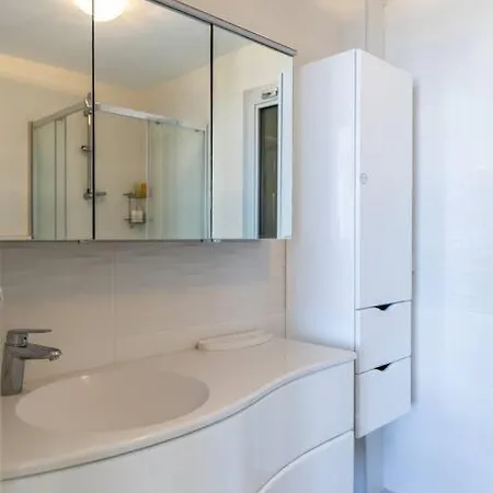 빌라 Astounding Modern With Sea View In *