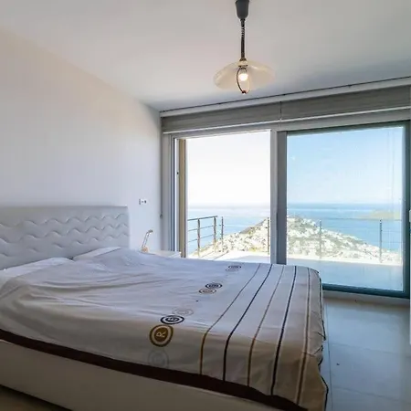 빌라 Astounding Modern With Sea View In Bodrum