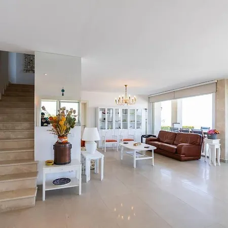 Astounding Modern With Sea View In 빌라