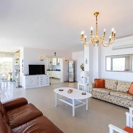 Astounding Modern With Sea View In ヴィラ